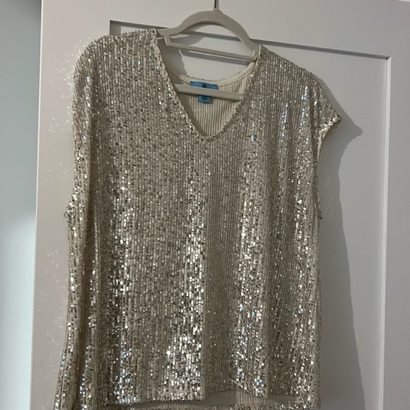 All over sequin short sleeve shirt perfect for the holidays .. - Picture 1 of 3